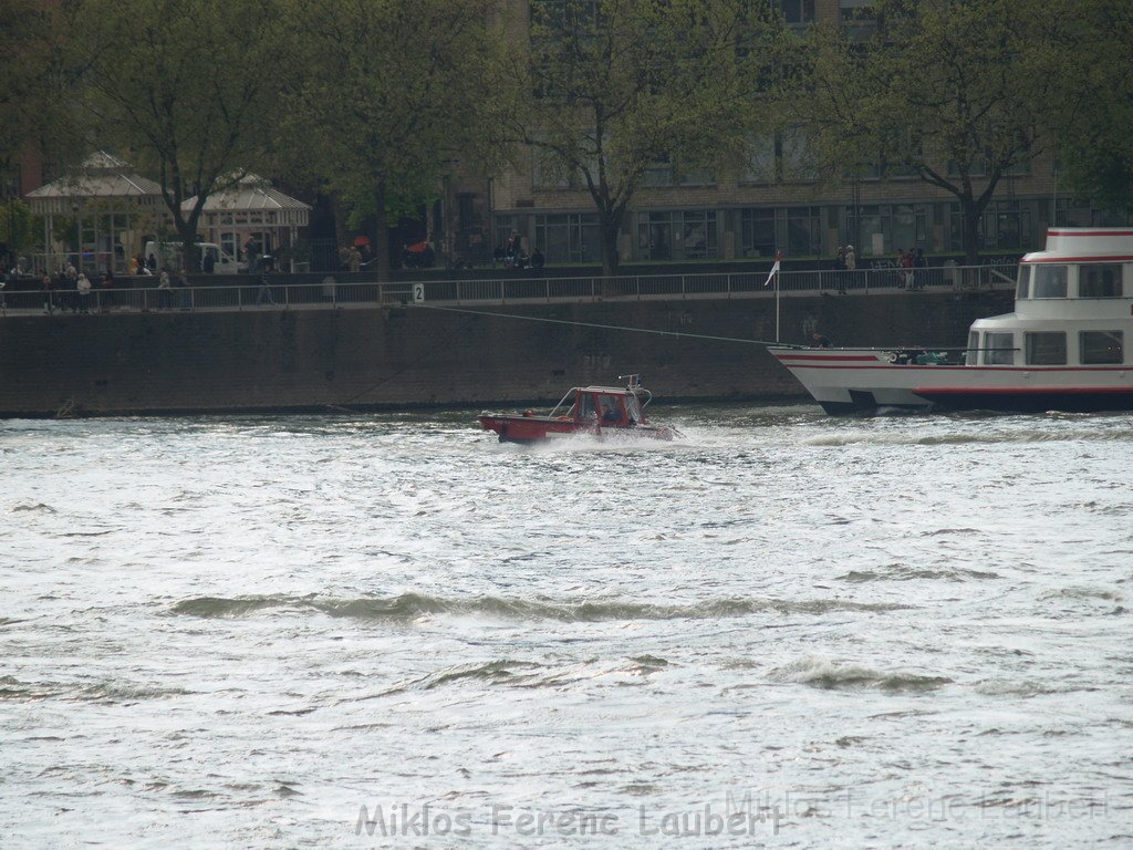 Uebungsfahrt Loeschboot und Ursula P87.JPG